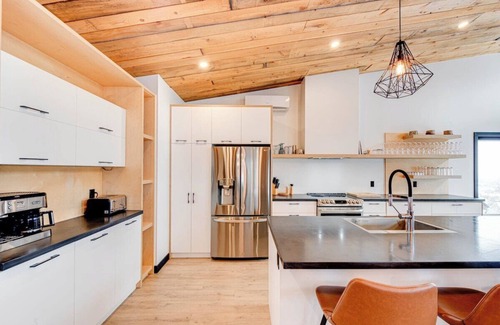 Saint Ferreol les Neiges House | Tahoe 10 - Modern 5 bedroom chalet for 18 people at Mont-Sainte-Anne