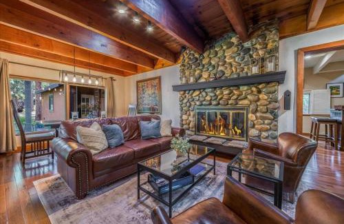 Tahoe Sierra Estates House | Tahoe City Ski Lease 4BR 4 Full BA Home Near Palisades