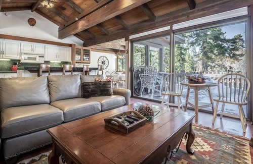 Tahoe Tavern Condo | Tahoe Taverns Condo | Buoy Rental | Tennis Courts | Shared Private Pier | 3 Minutes to Tahoe City