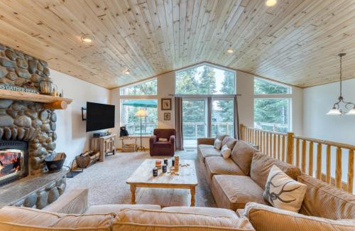 Tahoe Vista House | Tahoe Vista by AvantStay Central Location Patio