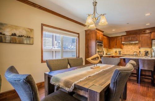 South Lake Tahoe Villa | Tahoe Woods 201 - Favorite Walk to Gondola Lake Casinos AC