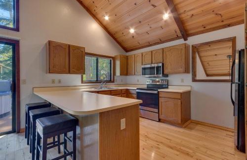 Tahoe Woods House | Tahoe Woods by Tahoe Getaways - Pet Friendly Tahoe Park Cabin w Hot Tub, Fireplace, Near Skiing!