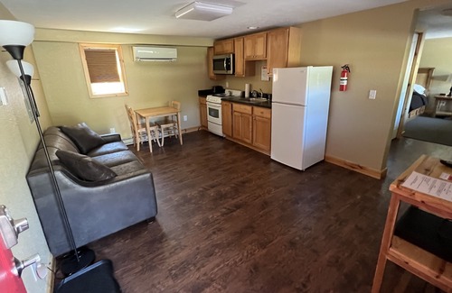 Paradise House | Tahquamenon Suites Lodging - One-Bedroom Suite # 2