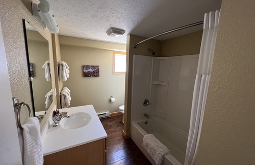 Paradise House | Tahquamenon Suites Lodging - One-Bedroom Suite # 2