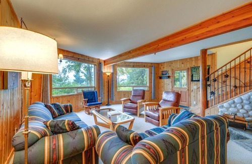 Matlock House | Tahuya Cabin Hood Canal and Olympic Mountain Views!