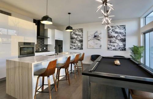 Central East Austin Apartment | Tailgate Penthouse 2 Blocks from UT Stadium