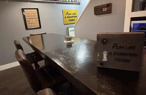 Granger House | Tailgate & Relax – Notre Dame Weekend Ready. Less than five miles to Notre Dame.