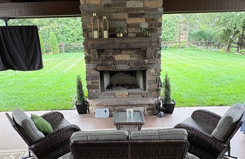 Granger House | Tailgate & Relax – Notre Dame Weekend Ready. Less than five miles to Notre Dame.