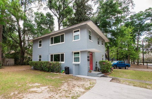 Gainesville Apartment | Tailgating and Fun
