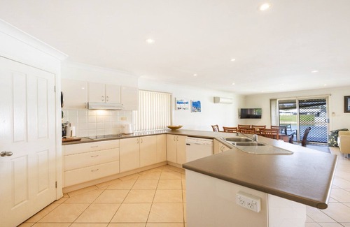 Yamba House | TAINE COURT, TOP NOTCH