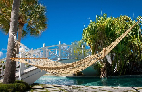 Bell Channel Bay Apartment | Taino Beach Cub Resort Bahamas. Paralia
