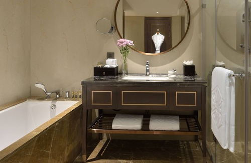 Thaltej Hotel | Taj Skyline Ahmedabad