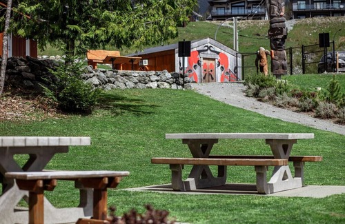 Lake Cowichan House | Take a Break at our Lakeshore Getaway