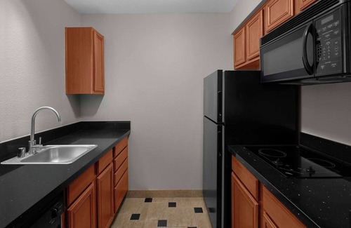 Folsom House | Take a breath! One Bedroom Suite with Balcony Overlooking Folsom's Scenic Views!