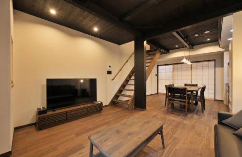 Karasuma House | Takeya Gojo