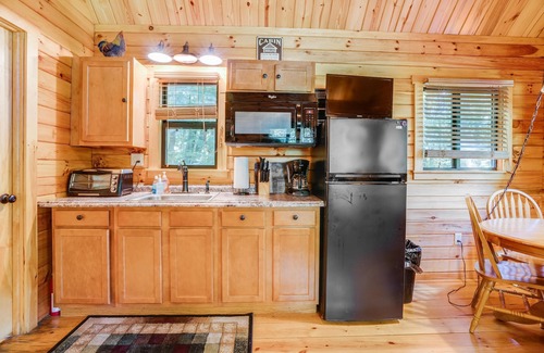 Pocono Lake Cabin | Tall Pines Log Cabin Retreat Disconnect, Relax, and Reconnect with Nature!