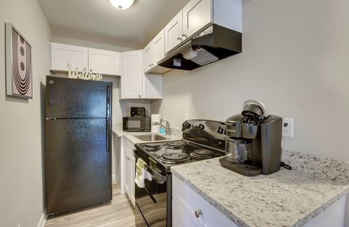 Talladega Apartment | Talladega Apartment ~ 14 Mi to Superspeedway!