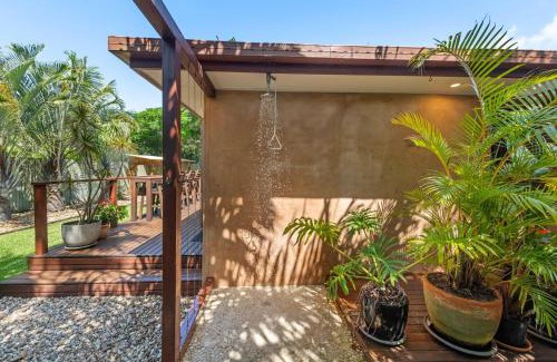 Suffolk Park House | Tallow Beach Retreat - welcoming pet-friendly unit