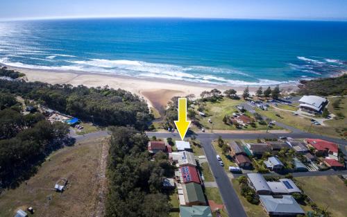 Bonny Hills House | Tallowood beachfront cottage