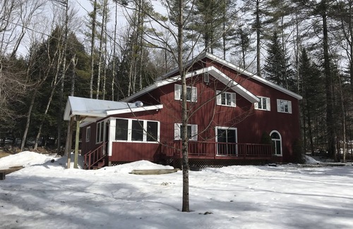 Londonderry House | Tallwood Timber: a Family Friendly Ski House in Southern Vermont