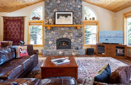 Tahoe City House | Talmont Ridge 4 Bedroom Home by Redawning