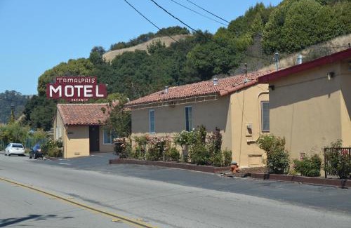 Strawberry Hotel | Tamalpais Motel