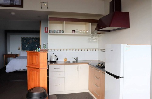 Rosevears Apartment | Tamar Ridge Winery Apartment. River Views!