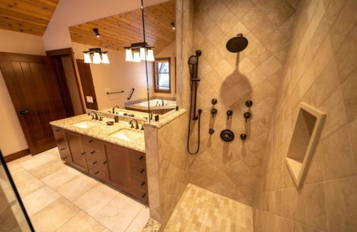 Revelstoke Cabin | Tamarack Lodge: Luxury Timber Frame Ski Lodge at Mountain Resort