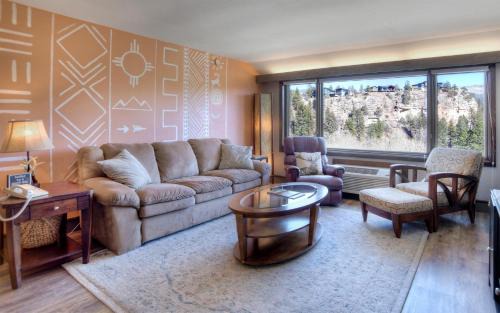 Purgatory House | Tamarron Lodge Suite 203-201