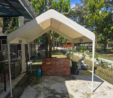 Ayer Baloi Ski Chalet | Tambo Orchard