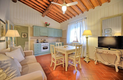 Empoli Apartment | Tamerice - Apartment with swimming pool