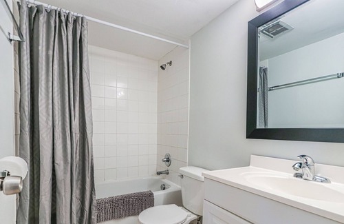 Oakford Park Apartment | TAMPA 5 minutes to Downtown, FULLY furnished and equipped condos
