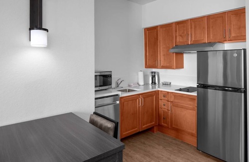 Oldsmar Hotel | Tampa Bay Comfort: Spacious Suites with Free Hot Breakfast | 2 Units