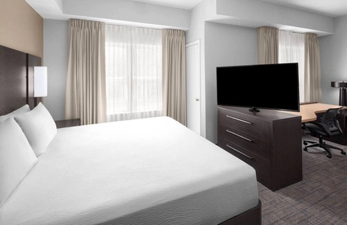 Oldsmar Hotel | Tampa Bay Family Adventure: Pet-Friendly Suites with Kitchen | 4 Units