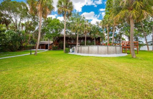 Riverview House | Tampa Bay Getaway with Pool