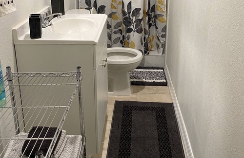 Town N County Park Apartment | Tampa Bay Guest Suite/Studio with mini Kitchen!