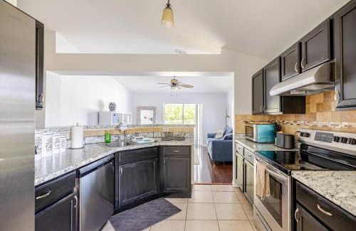 Ruskin House | Tampa Bay Large Vacation Home