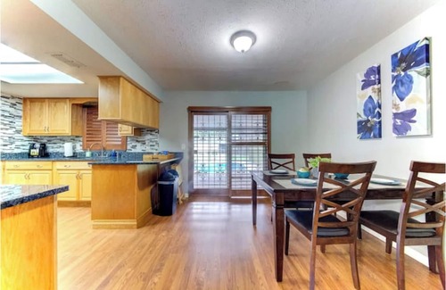 Seffner Community Alliance House | Tampa Bay Pool Busch Gardens World Famous Beaches