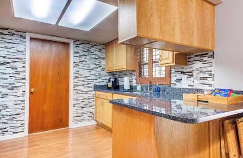 Seffner Community Alliance House | Tampa Bay Pool Busch Gardens World Famous Beaches