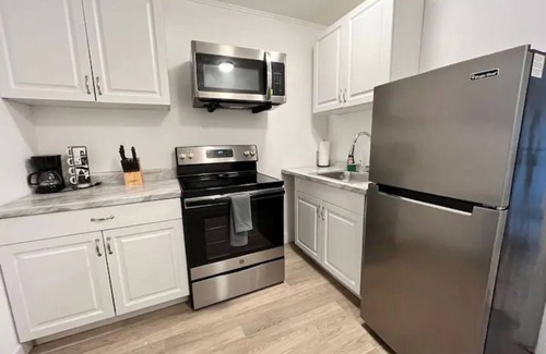 East Tampa House | "Tampa Bay Retreat: Close to Ybor & Riverwalk"