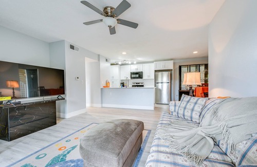Carrollwood Condo | Tampa Condo w/ Pool Access: 9 Mi to Beach!