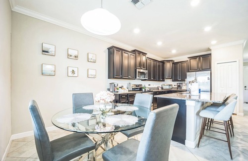 Riverview House | Tampa Dream Home: Game Room, Theater, Beaches & Top Attractions!