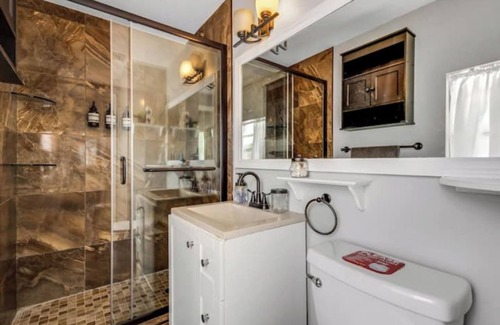 Bay Crest Park House | Tampa Fun House near Raymond James Stadium/Airport