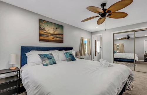 Bay Crest Park House | Tampa Fun House near Raymond James Stadium/Airport