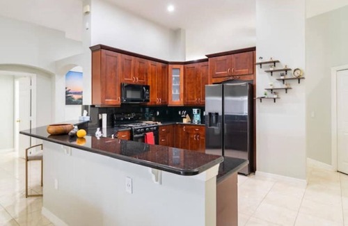 Sterling Ranch House | Tampa heat pool/hot tub lake view near airport