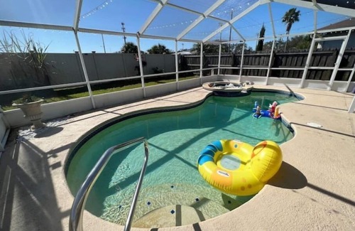 Sterling Ranch House | Tampa heat pool/hot tub lake view near airport