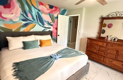 Bearss Plaza Apartment | Tampa Lakefront and Pool House Game Room