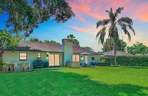 Saddlebrook Villa | TampaGolfVillas by AmericanVacationLiving 5 Room