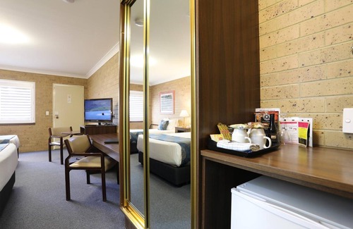 South Tamworth Hotel | Tamworth Motor Inn & Cabins