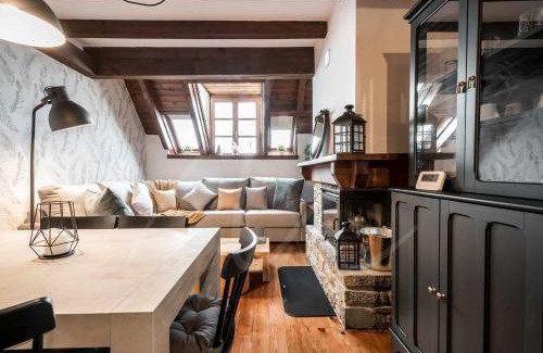 Beret Apartment | Tanau 1700 by SeaMount Rentals